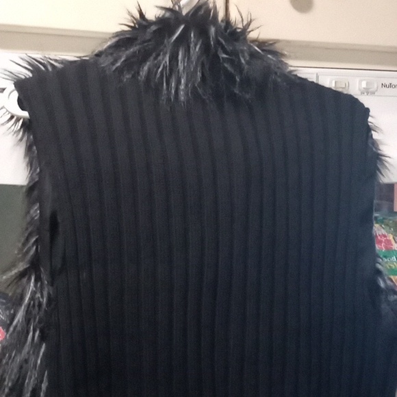 Adrianna Papell Faux Fur Vest (Plus sized) - Picture 11 of 17
